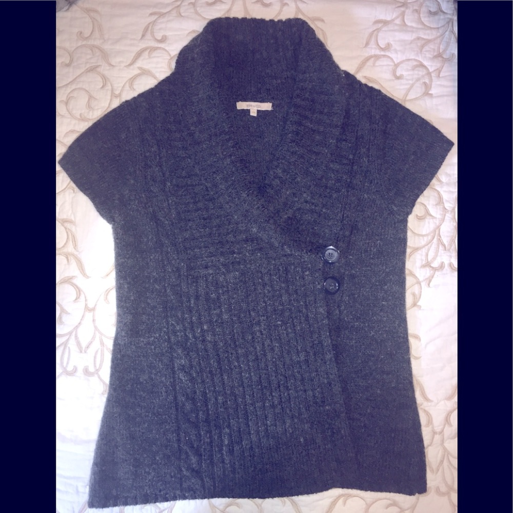 Short sleeved cardi